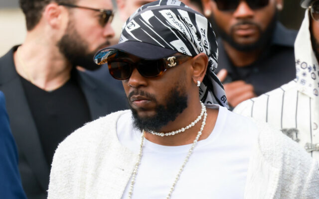 Fans Think Drake Dissed Kendrick Lamar During His Tour Stop